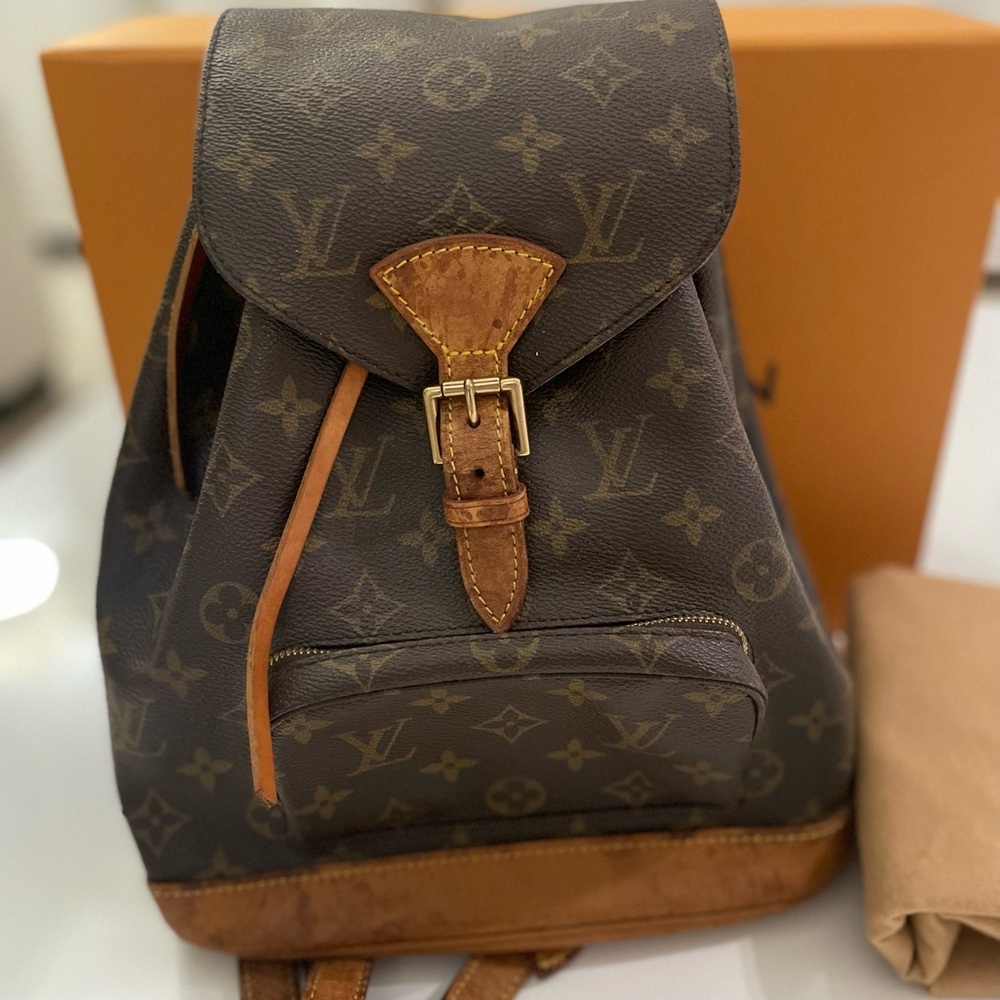 ❤️100% Authentic❤️Louis Vuitton Montsouris MM Backpack